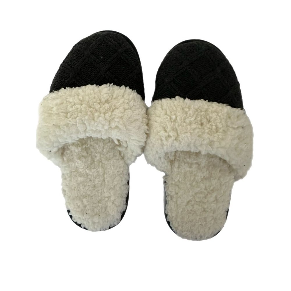 Victoria's Secret Women’s Small 5-6 Gray w/ White Sherpa Rubber Outsoles NWOT
